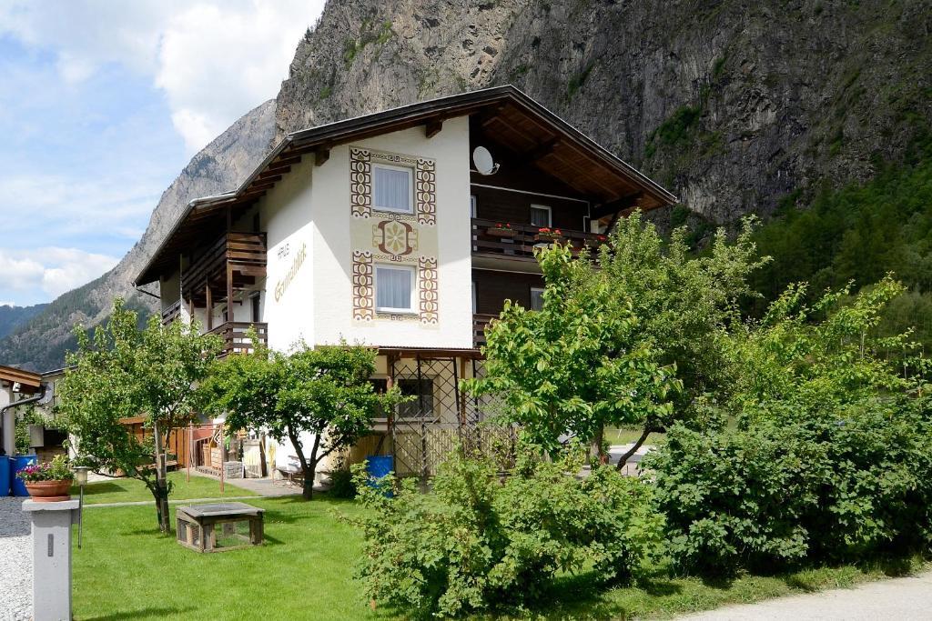 Haus Gamsblick Hotel Umhausen Exterior photo